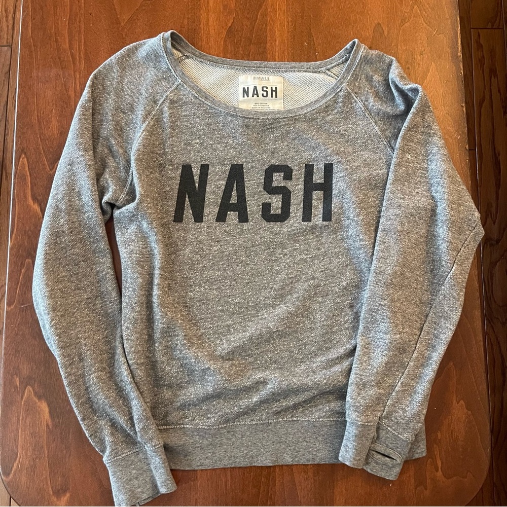 The Nash Women's Gray Crew Neck Sweatshirt size small